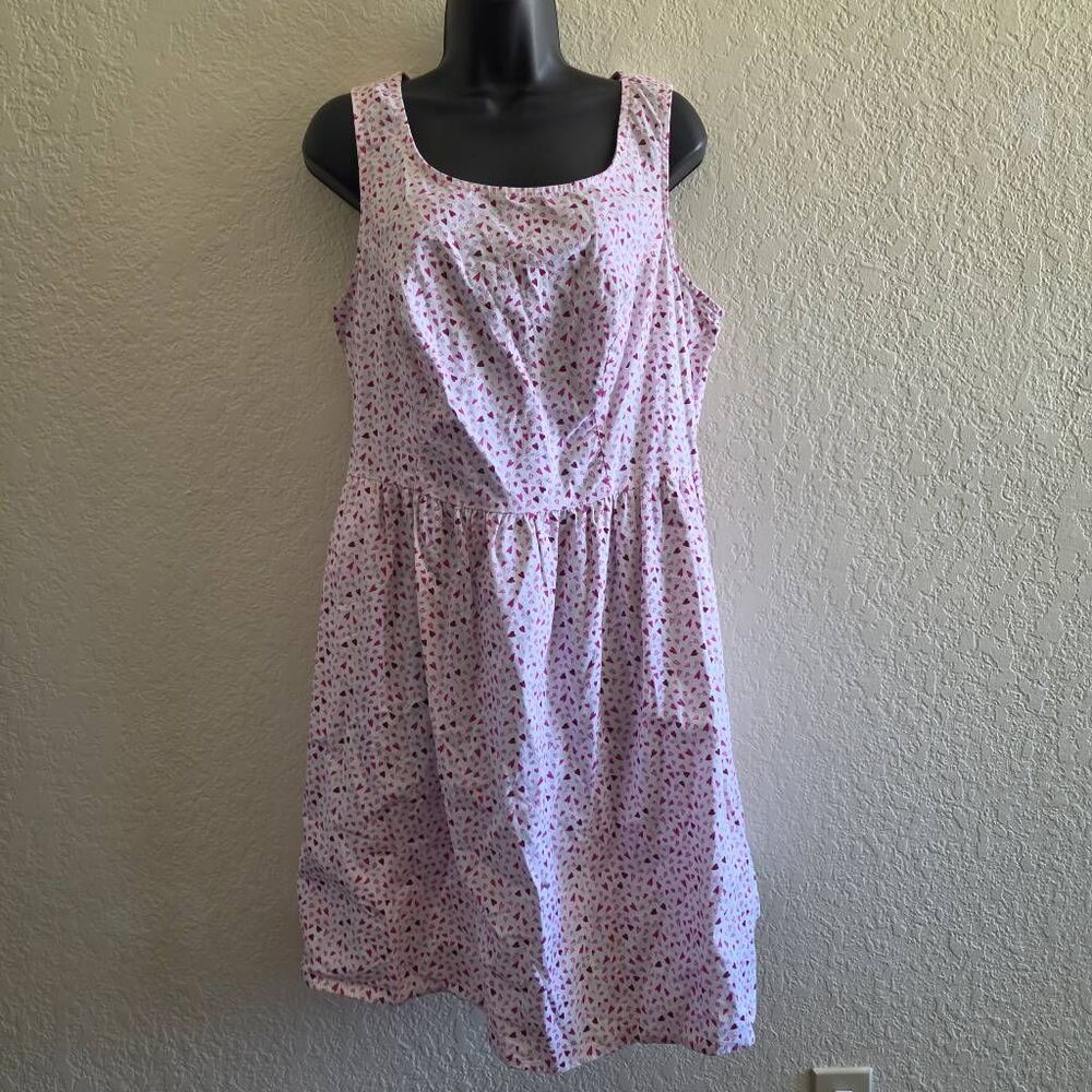 Retrolicious Sleeveless Heart Dress